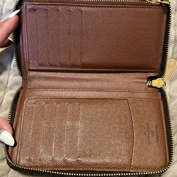 Authentic Compact Zippy Wallet in Monogram - Picture 9 of 10
